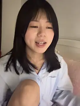 nana-3 - Nana-3's free webcam