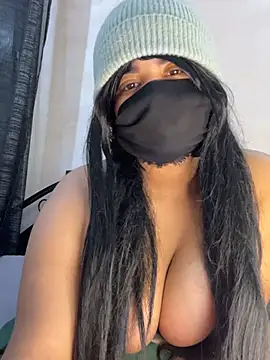 Nabila-hanouna webcam