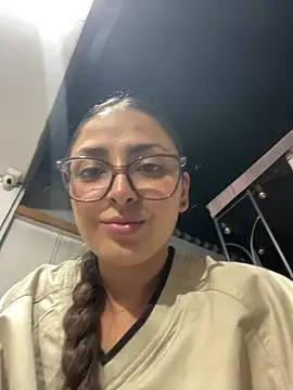 Webcam Model (ArianaDominguezPink_)  is live.Free join now!