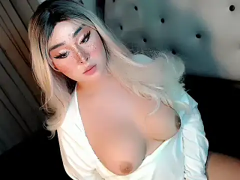 Scarlet_walker08 webcam