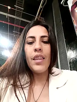 Webcam Model (Lena-32)  is live.Free join now!