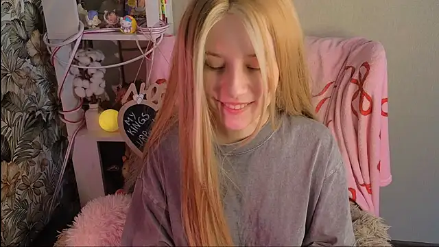 sarakaell (F young) - topless 10 minutes