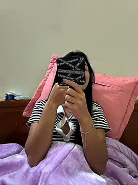 Lynly_k2 live sex cam