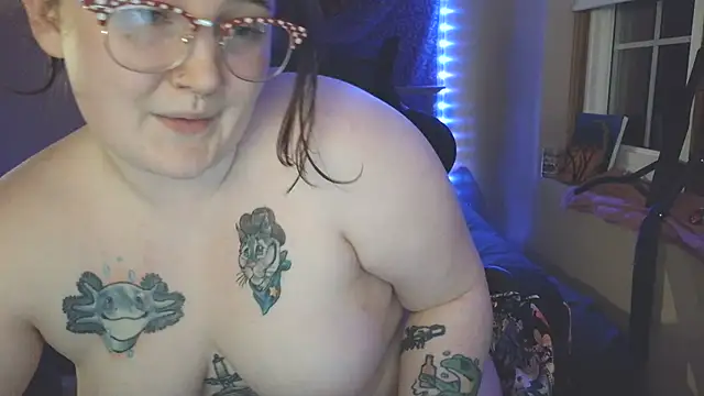 velvetvixenxox (F young) - Help me buy a new lovense vibe