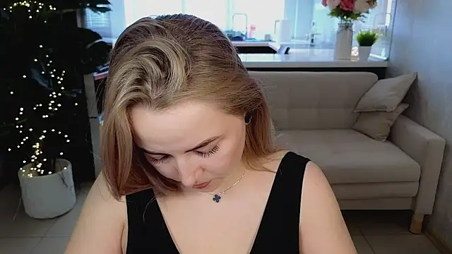 mira_mermayd - Mira_Mermayd's free webcam