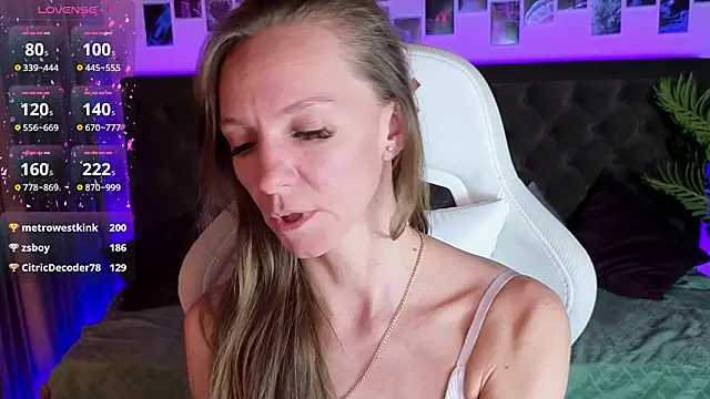 jesica_mooon - Jesica_mooon's free webcam - UK Sex Cams