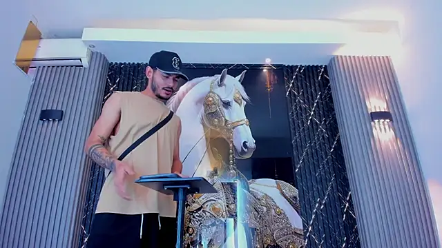 Mighty_Boys_888 webcam