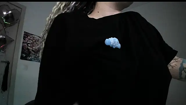 honeysallymoore - HoneySallyMoore's free webcam