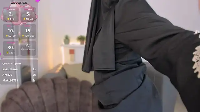 salma_arabicc (F young) - Rub My Clit With Two Fingers in Circles