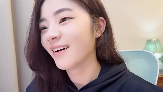 nicole20266 (F teen) - 第四天努力发光，做你的小太阳