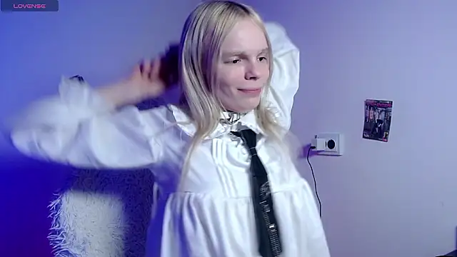 Emily_Nyaffee live sex cam