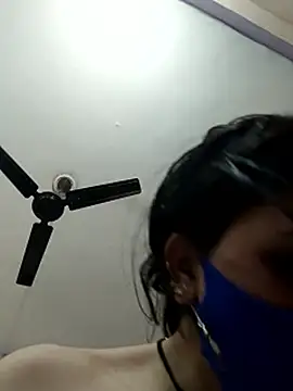 Webcam Model (Maahi-Queen)  is live.Free join now!