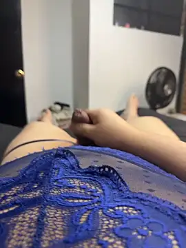 valenthottie (T milf) - All naked and jerk hard cock 💦🍆🍑