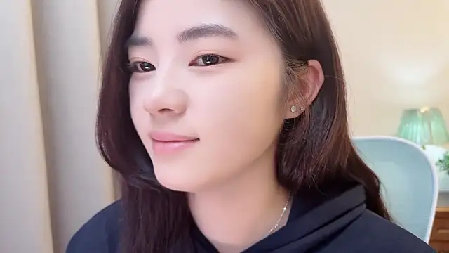 nicole20266 (F teen) - 第四天努力发光，做你的小太阳