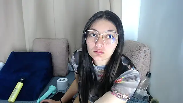 lessliee22_ - Lessliee22_'s free webcam - UK Sex Cams