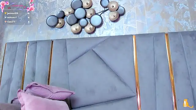 kimdevinne (F young) - Do you want to see my tits?