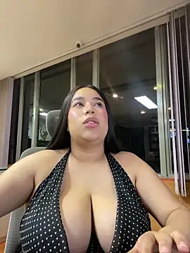 zoey_thompson (F teen) - Discreetly show my breasts