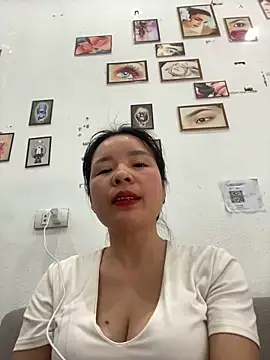 ivy_trix2 - Ivy_Trix2's free webcam - UK Sex Cams