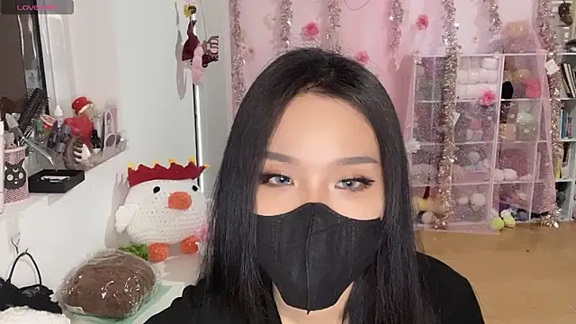 Tieu-May live sex cam