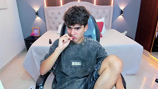 tommy18__ (Ask my age) - Cum Show