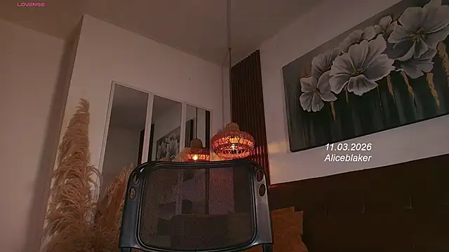 alice-blaker - Alice-blaker's free webcam - UK Sex Cams