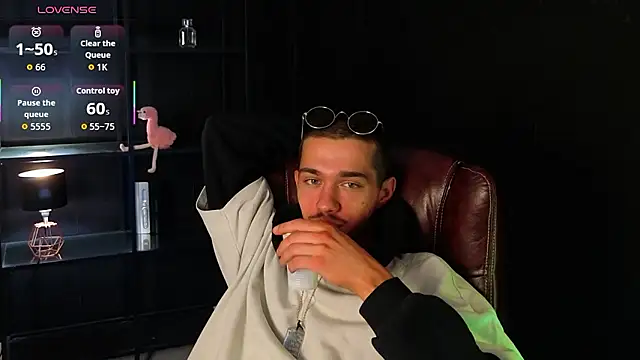 kaydendrew (M twink) - MAKE THAT SEXY GUY HAPPY