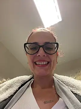 natakitten (F milf) - Panties off in public, finger pussy,LT🎥