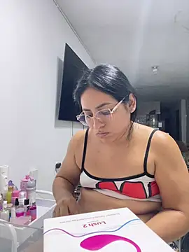 lamaravilla_08 (F young) - Finger in pussy😈