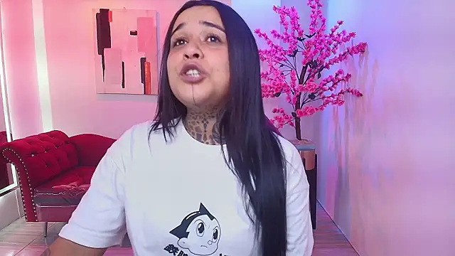 black_roseee (F young) - FaceFace close up + lick fingers