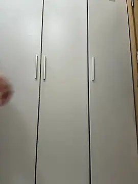 sisi-sexxy (F young) - Help Sisi pay for her room.