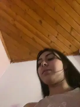 scarlett_pinkk1 (F teen) - twerk in 4 and get naked