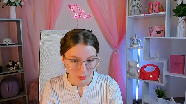 ellifrankenweenie - ElliFrankenweenie's free webcam - UK Sex Cams