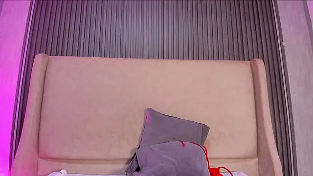 hannasanchez (F young) - 🌺play pussy + dildo