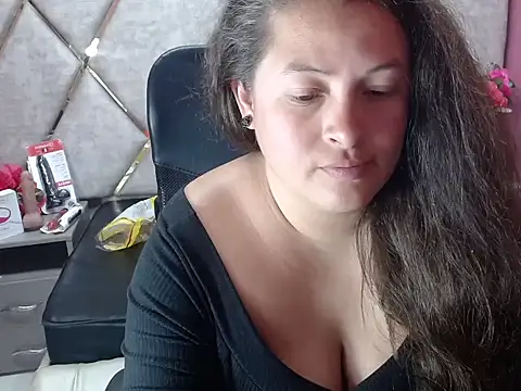 sarah_boobs_ (F young) - 🥵MAKE ME HAPPY⭐ Help me reach my goal!