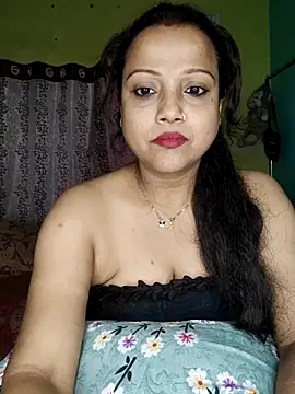 Webcam Model (hornypiu697) is live