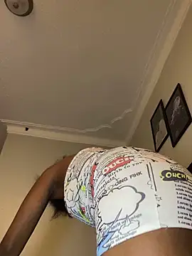 dellah27 (F young) - Ride dildo on the table 💦💙