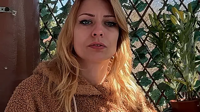 karo123421 - Karo123421's free webcam - UK Sex Cams