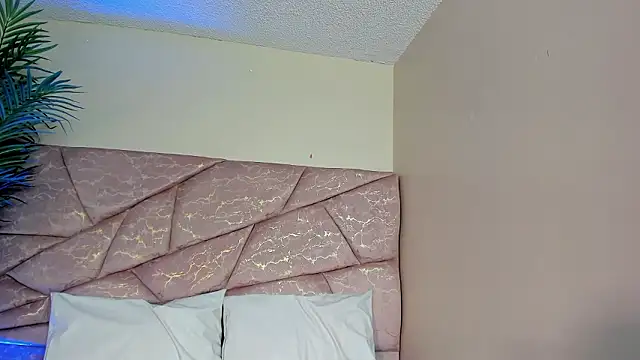 yayis_betancur (F young) - Boobsjob big dick