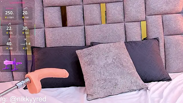 nikky_red_ - Nikky_Red_'s free webcam - UK Sex Cams