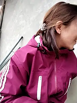 lovely-742 - Lovely-742's free webcam - UK Sex Cams