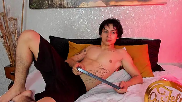 tyler_durten (M twink) - 💥💥  EXPLOSIVE CUM 💥💥🍆💦💦