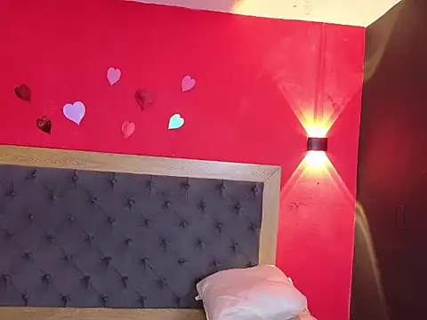 YayaHilton live sex cam