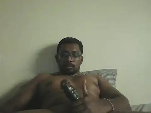 lookingforwomentofukchenn live sex cam