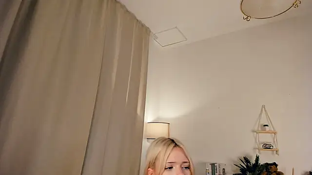 LaureMestler live sex cam