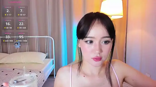 AmiliYan's Stripchat show and profile