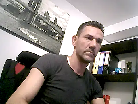 mastercharisma35 (Ask my age) - like tip + 150 tokens 4 minute private