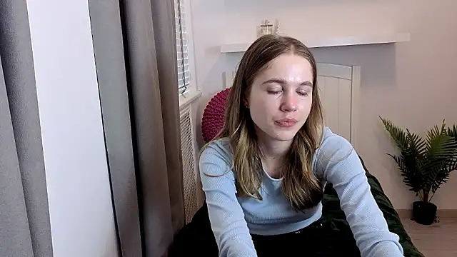 just_l0ve_me - Just_L0VE_me's free webcam - UK Sex Cams