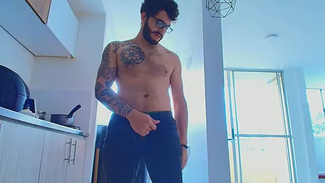 thomas_gun - Thomas_gun's free webcam - UK Sex Cams