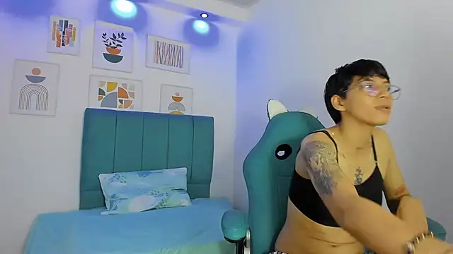 ivyheat3 - Ivyheat3's free webcam - UK Sex Cams