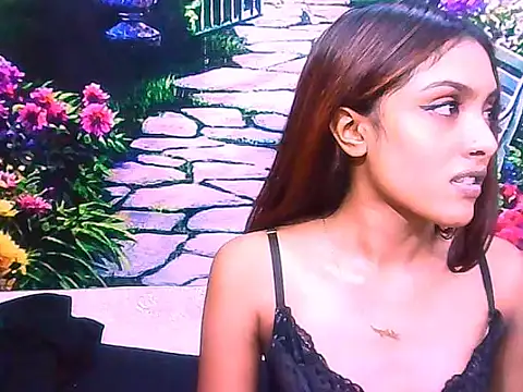 indianpretty14u2luv - IndianPretty14u2Luv's free webcam - UK Sex Cams